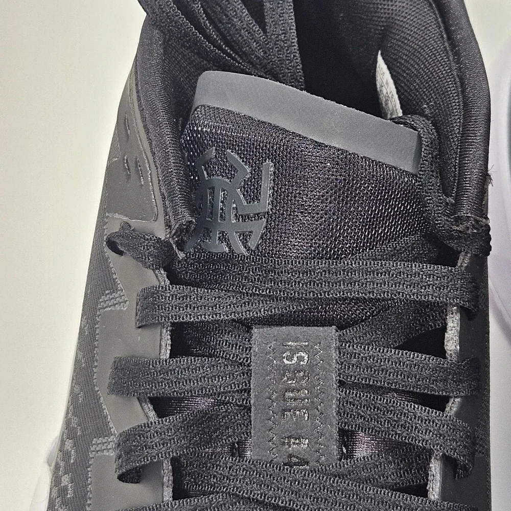 Adidas D.O.N. Issue 4 Basketball Shoes Men's‎ Size 11 Black White GY6505